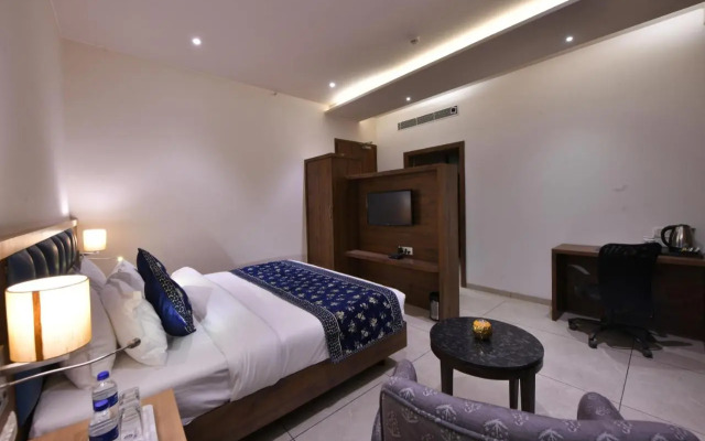 Click Hotel LH Seven Morbi