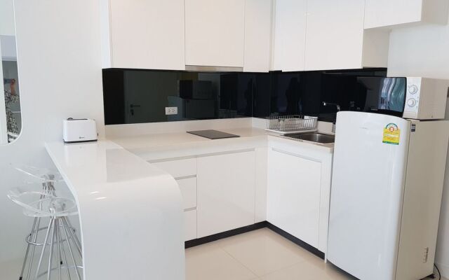 City Center Residence 1BR Pool View A306