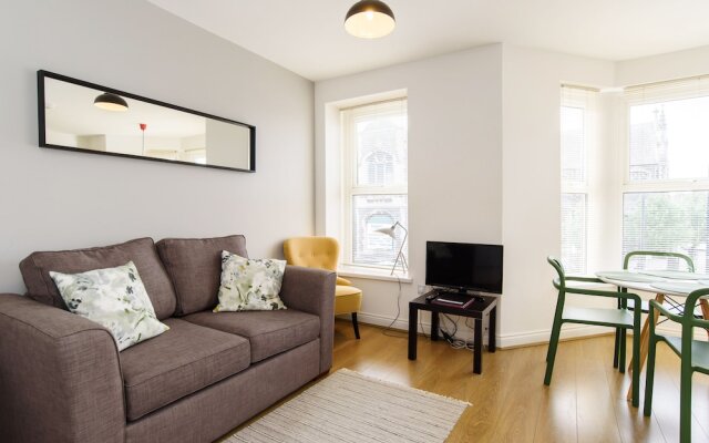 2 88A Albany Road