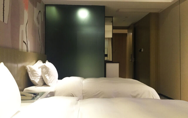 Paco Hotel Tiyuxilu Metro Guangzhou-Free Shuttle Bus during Canton Fair