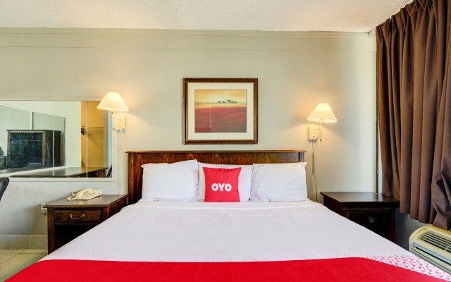 OYO Hotel Douglas GA US-441