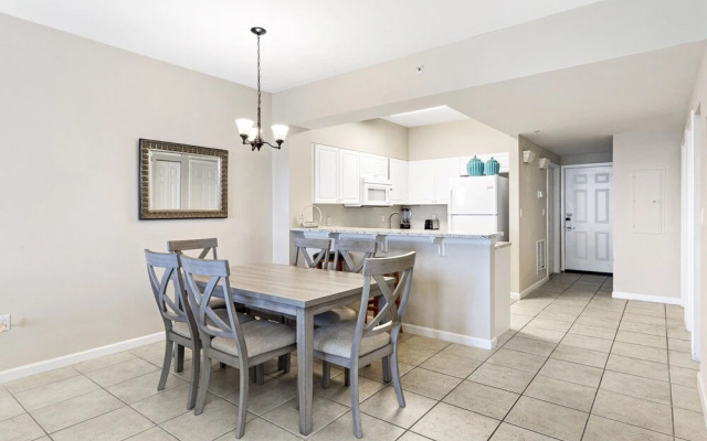 Beachfront Windemere Condos by Hosteeva