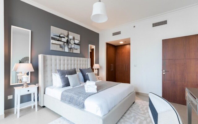 Chic Apt w Burj Khalifa Dancing Fountain View