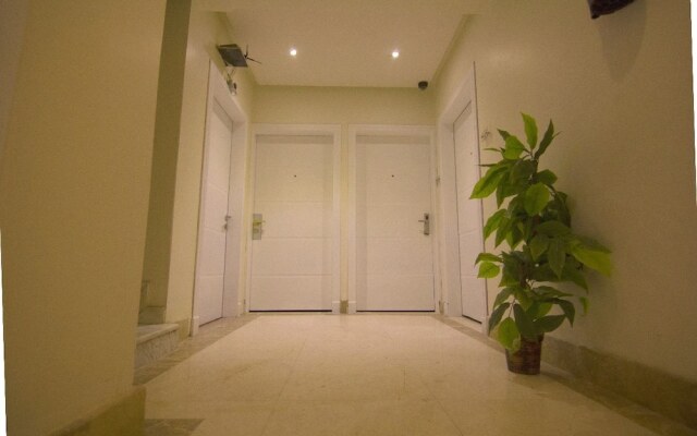 Aram House Hotel Apartments