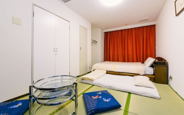 Guesthouse Chiharu - Hostel