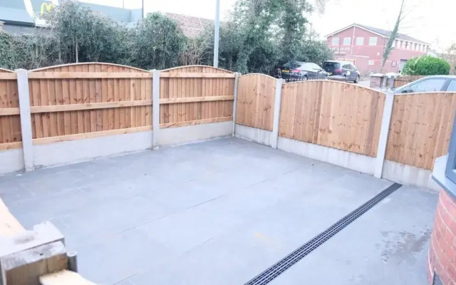 Manchester - 3 Bedroom House - Sleeps 5 - Etihcity