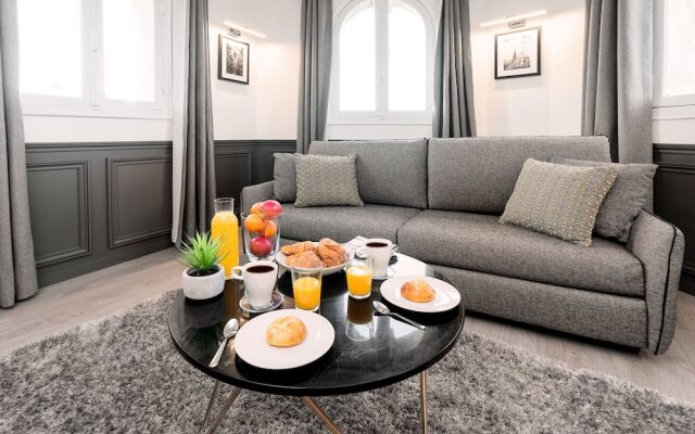 Luxury 2BDR Le Louvre I by Livinparis
