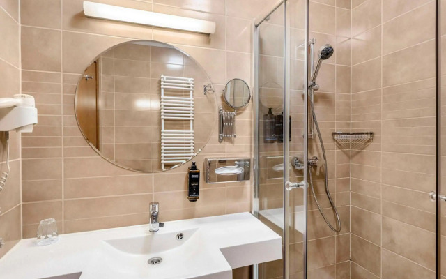 Отель Mercure Szekesfehervar Magyar Kiraly Hotel