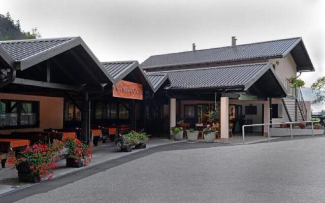 Rooms Tolminska korita