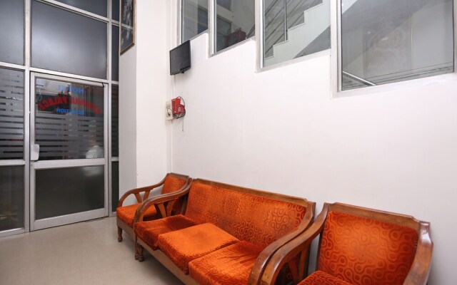 OYO 9637 Hotel Upasana Palace 2