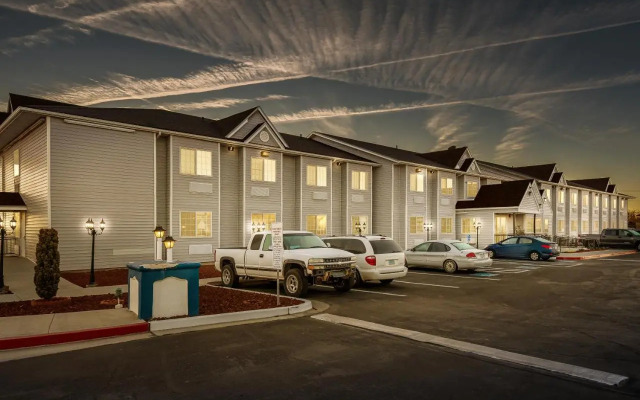 Quality Inn & Suites near NAS Fallon