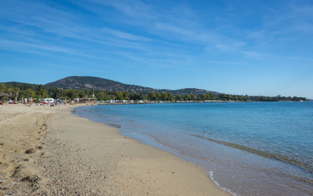 Les Perles De Saint Tropez