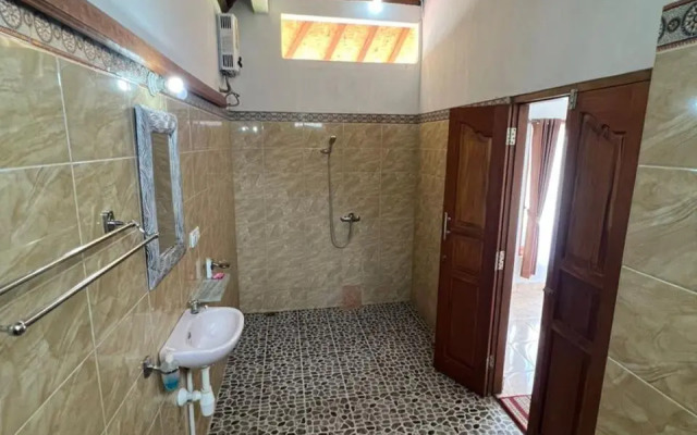 Bukit Luah Sidemen Guesthouse