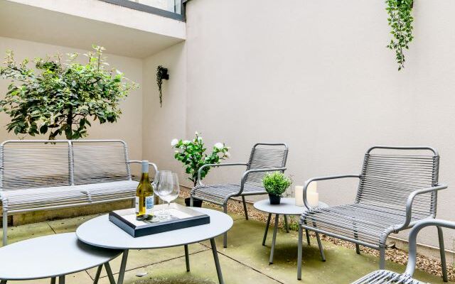 Lincolns Inn Apartments, London