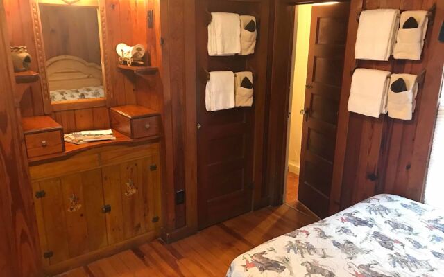 Twin Elm Guest Ranch