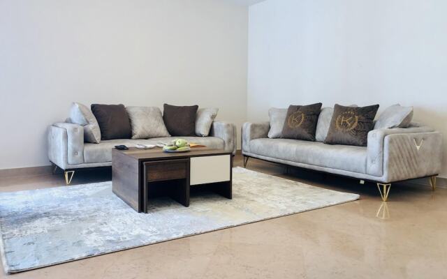 Vesta - Luxury Apt - 3BR - CFC X