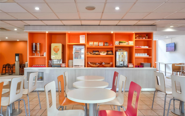 Premiere Classe Paris Ouest - Pont De Suresnes