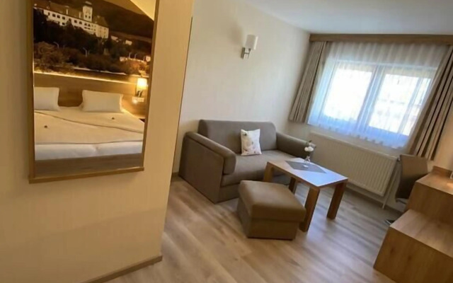 Privatzimmer & Ferienwohnungen Leeb