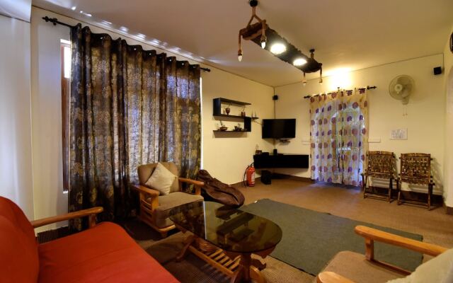 OYO 13337 Home Valley View 2BHK Naggar Road