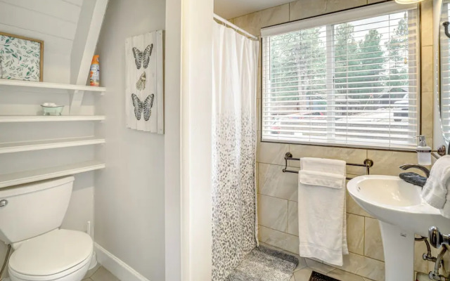 Flagstaff A-frame Cabin w/ Deck & Lovely Views!