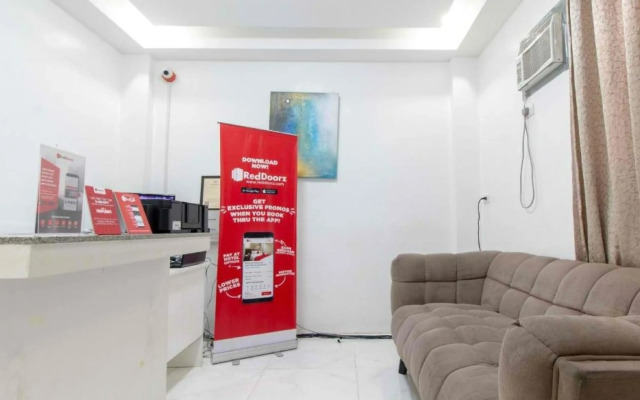 RedDoorz @ DBuilders Rooms Lower Bicutan