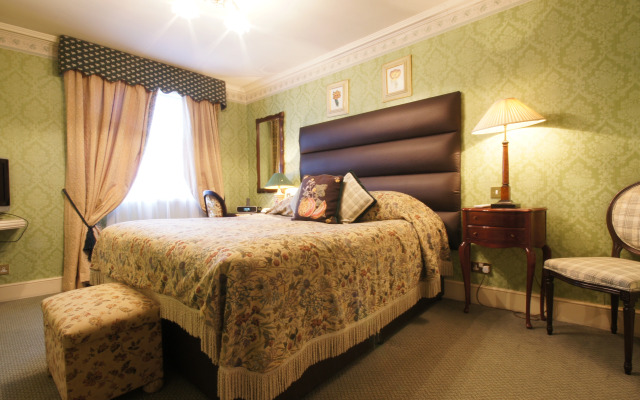 The Leonard Hotel