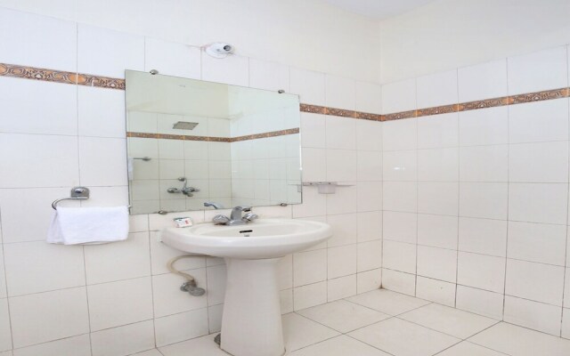 Hotel Paradise by OYO Rooms