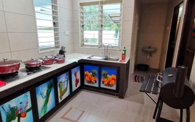 Melaka Private Pool Villa by uBook