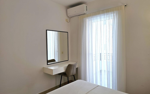 Ionian Blue Escape 304