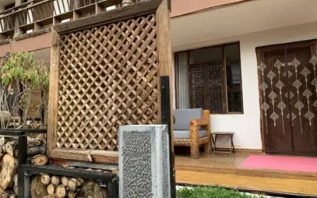 Lugu Lake Pumi Sunshine Hotel