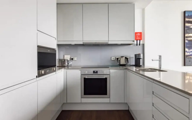 Charles Hope Apartment Canary Wharf