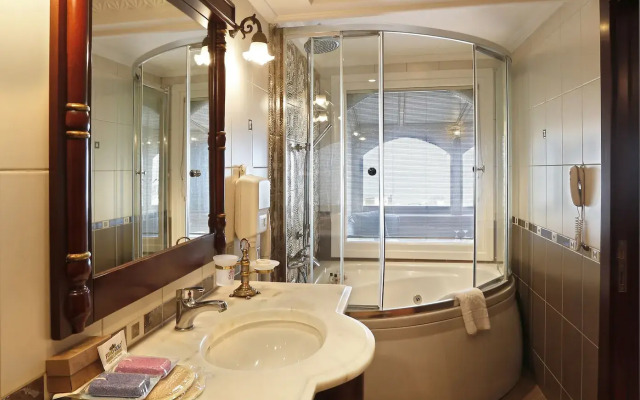 Sultanahmet Palace Hotel