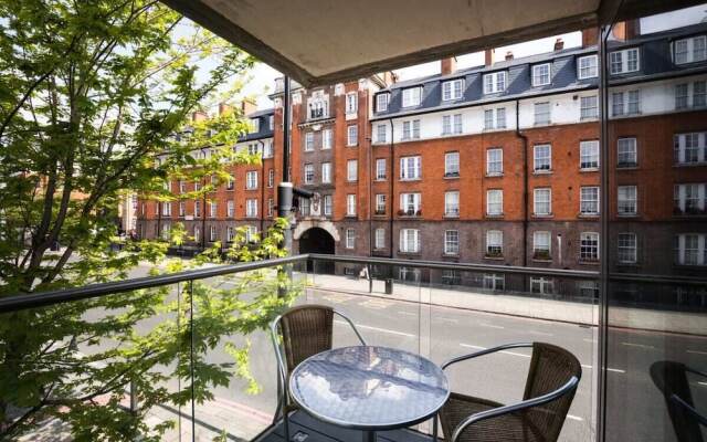 Stylish 1Bdr Apt W Balcony, Near Victoria Station