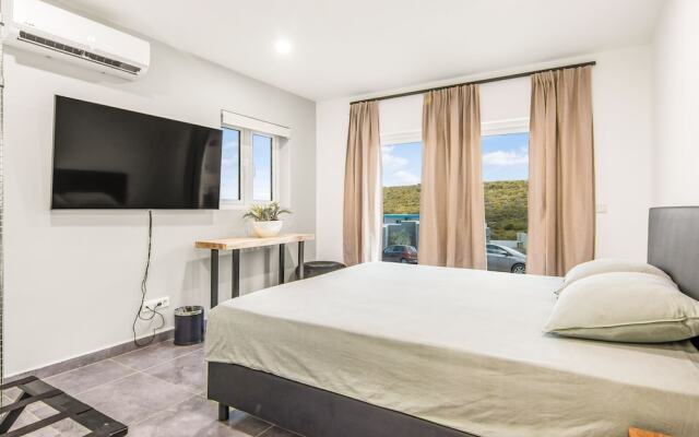 Modern 3-bed Apartment in Papaya Resort Curacao