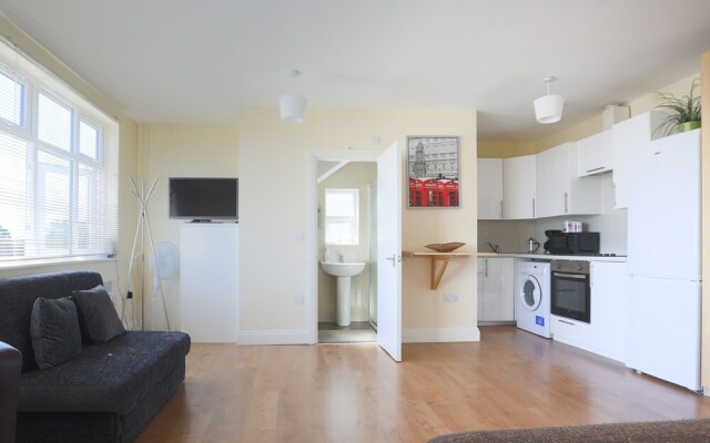 Beautiful Studio Flat in Harrow 42c