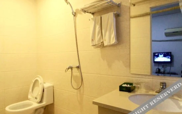 Chenchen Holiday Hostel