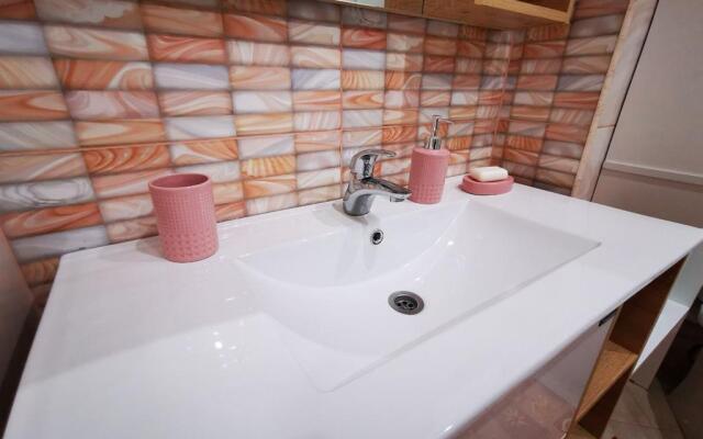 Novin (Новин) 50 лет Октября 57А корпус 1