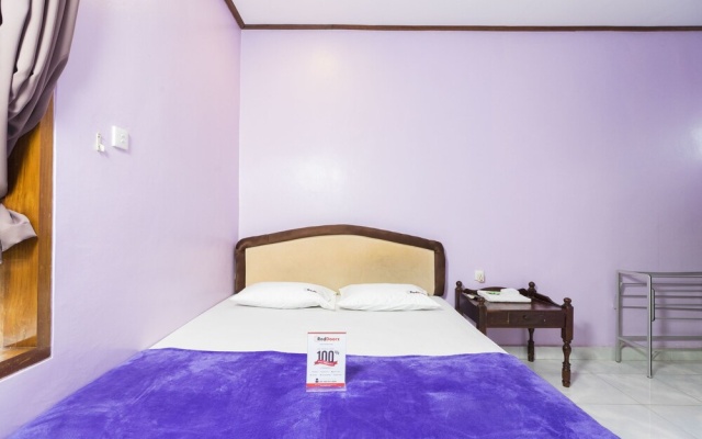 RedDoorz @ Tanjung Benoa – Guest Rooms – Benoa