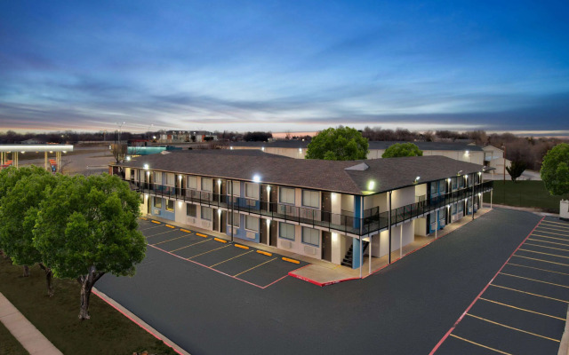 Days Inn by Wyndham Wichita Falls