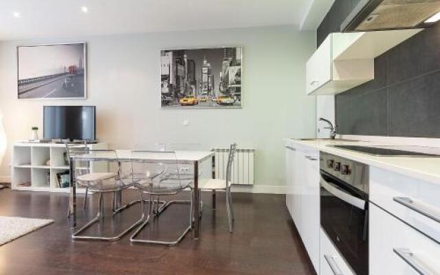 Easo Apartment by People Rentals