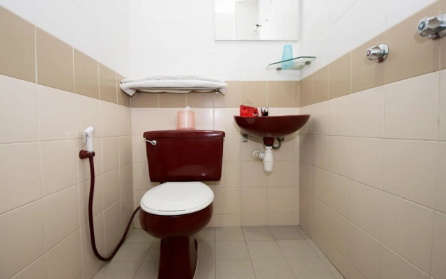 OYO 111 Hotel China Town Inn