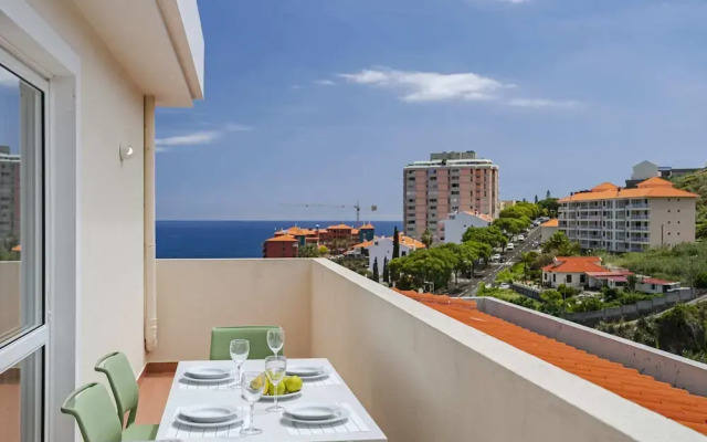 Duplex With sea View, Reis Magos V