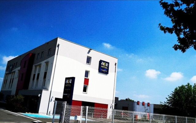 ACE Hôtel Chartres