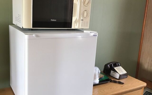 Superior Motel & Suites