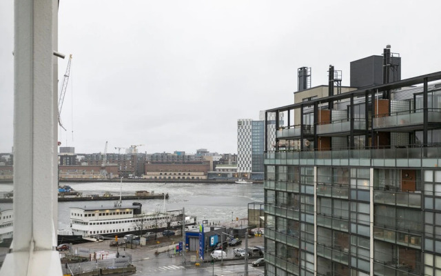 2ndhomes Modern 2BR Apartment w Balcony