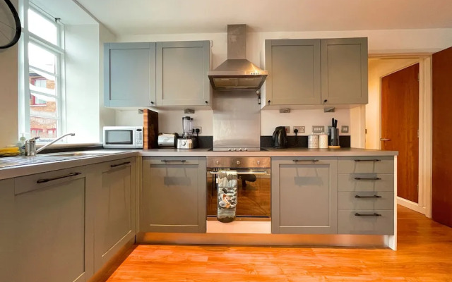 Modern Urban Sheffield Hideaway