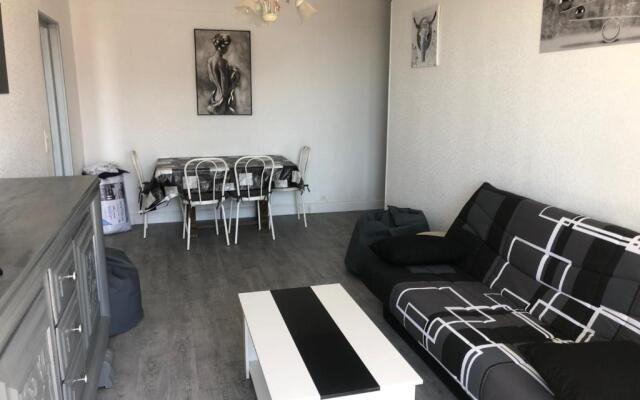 Beautiful Renovated T3 In The Heart Of Grasse!