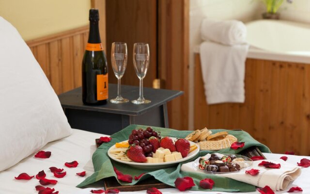 Inn & Spa at Cedar Falls