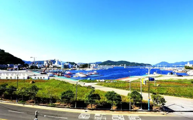 Tongyeong Cobalt Blue Pension