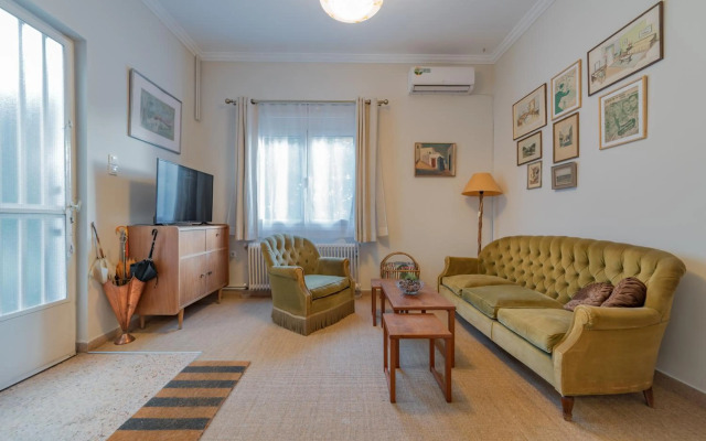 Vintage-style Garden Apartment